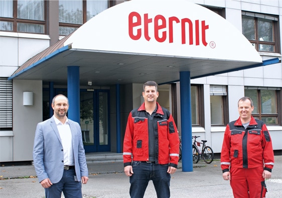 From left: Georg Lehbrunner, Regional Sales Manager at SICK Austria, Roman Felbinger, Maintenance Planning at Eternit, and Dietmar Futterknecht, Electrical and Automation Engineering at Eternit.