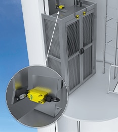 End position monitoring in the elevator shaft