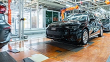 Safe access points, high flexibility, and a lean solution Safe Portal systems in the final assembly area at Audi