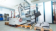Mobile heavy-load robot in use at OpiFlex