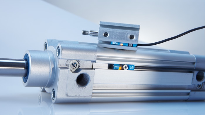 Magnetic cylinder sensors equipped for all installation locations and conditions in pneumatic systems
